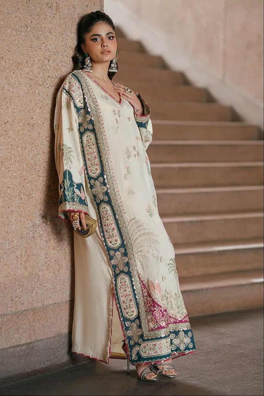 Mehwar Border Silk Ensemble